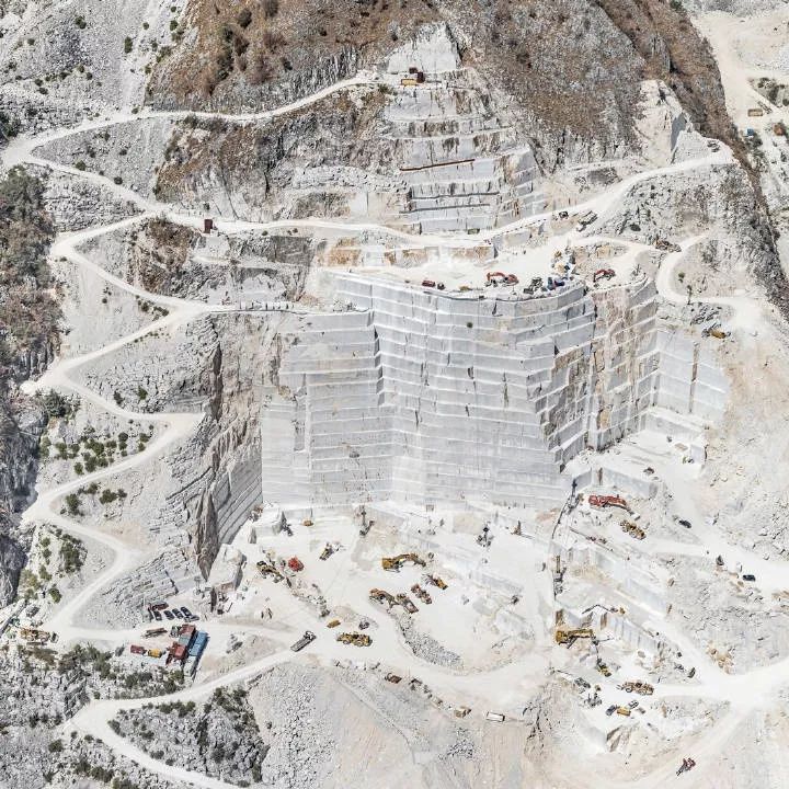 Bianco Carrara CD Campanili Slab - own-quarry