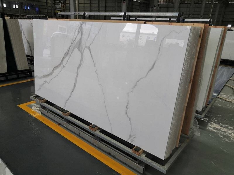 PERFECT STONE - The Beauty Of The Calacatta White Sintered Stone