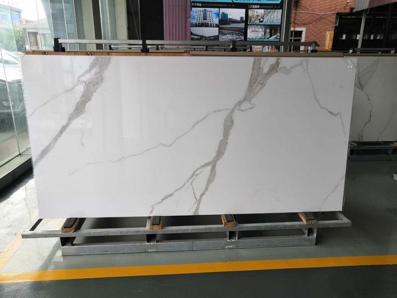 PERFECT STONE - The Beauty Of The Calacatta White Sintered Stone