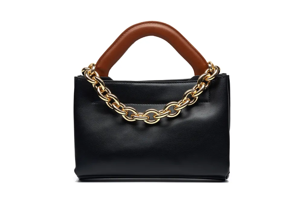 Black handbag with gold chain 结果