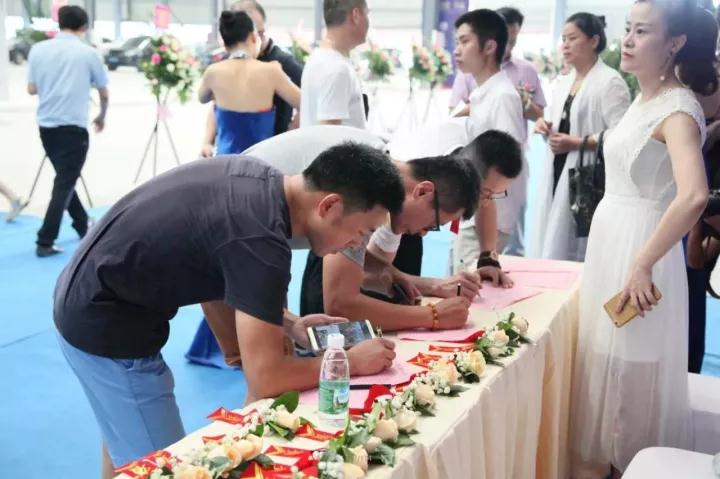 China granito oferta y la demanda justa celebrada hoy, doble exposición efecto granito internacional estado de remodelación