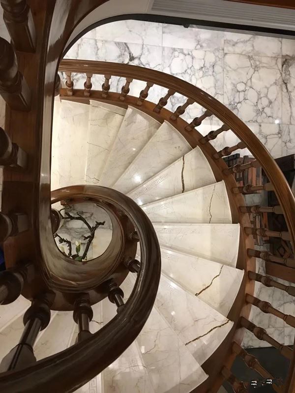 How to design marble stairs