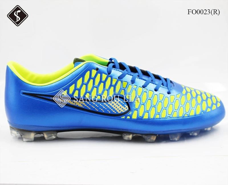 New Fashion Football Shoes Comfortable Light Unisex Spikes