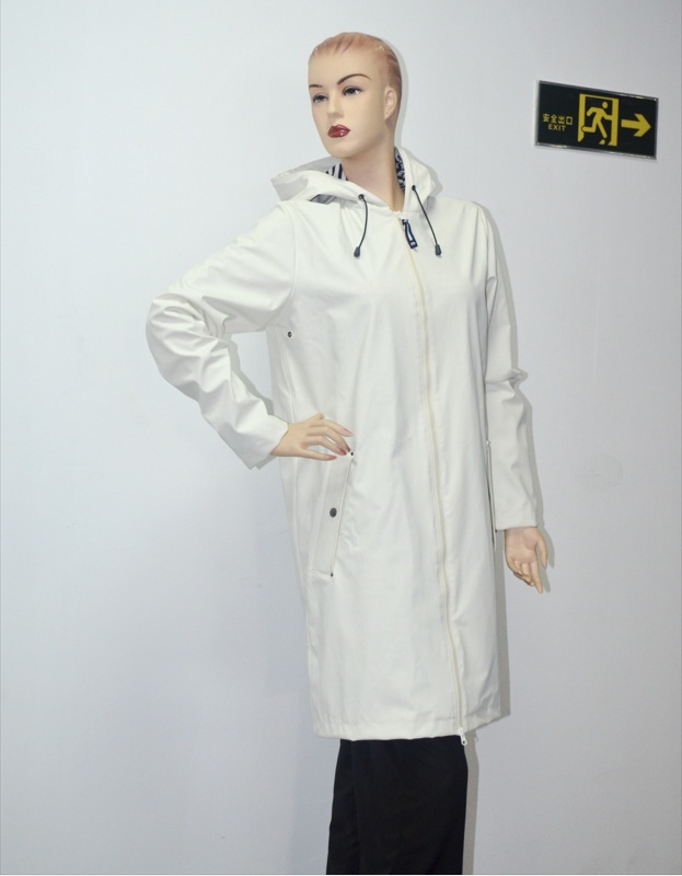 Raincoat suitable for Women - Xiamen Youngstar Garment CO., LTD