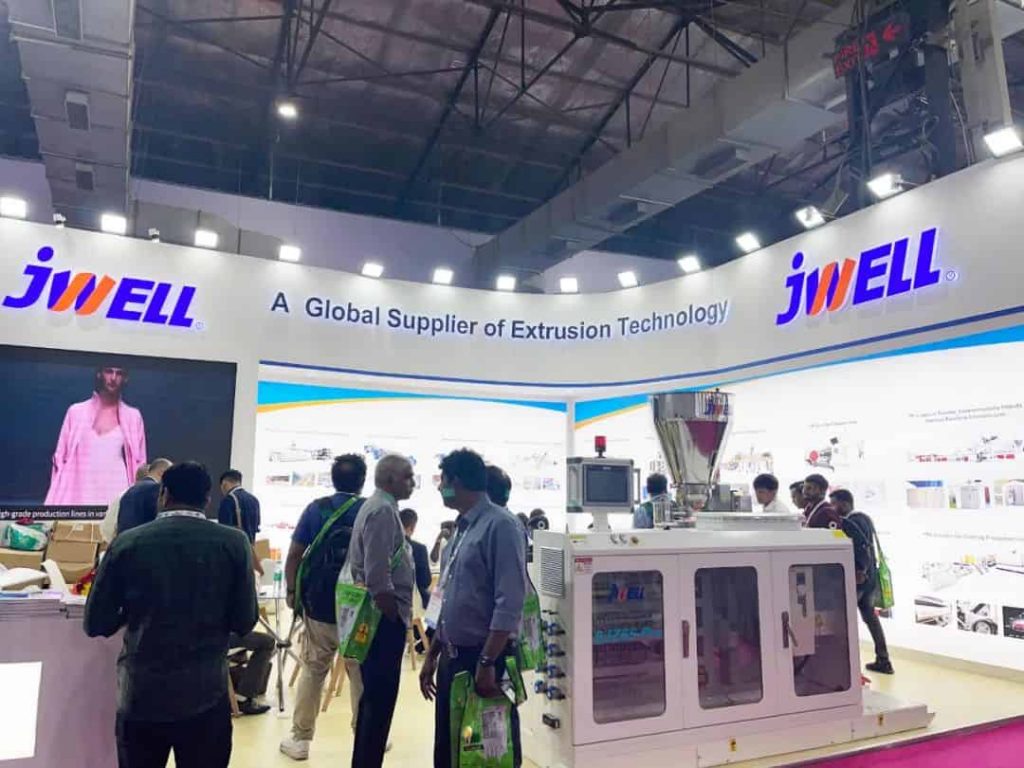 인도 뭄바이에서 열린 고무 및 플라스틱 전시회가 시작되었고, 제이웰 기계는 멋진 모습을 보여주었습니다.