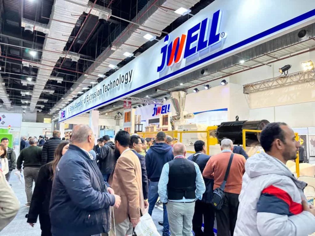 Op de eerste dag van PLASTEX2024 trok "Jinwei Intelligent Manufacturing" talloze fans aan