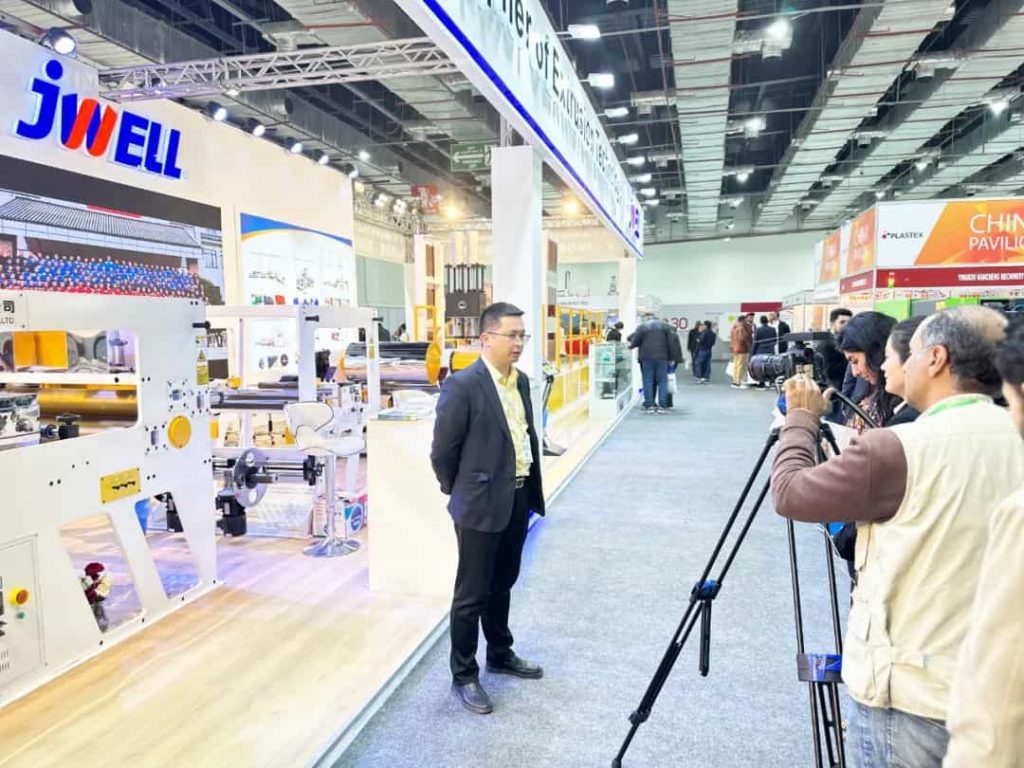 Op de eerste dag van PLASTEX2024 trok "Jinwei Intelligent Manufacturing" talloze fans aan