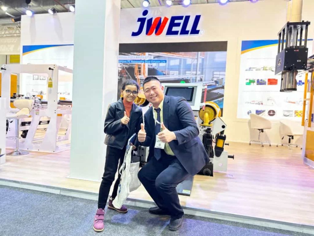 Op de eerste dag van PLASTEX2024 trok "Jinwei Intelligent Manufacturing" talloze fans aan