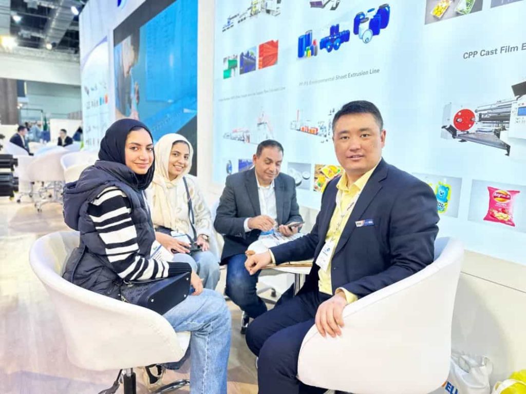 Op de eerste dag van PLASTEX2024 trok "Jinwei Intelligent Manufacturing" talloze fans aan