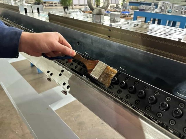 JW ماشین‌سازی | راهنمای کامل نگهداری از قالب‌ها