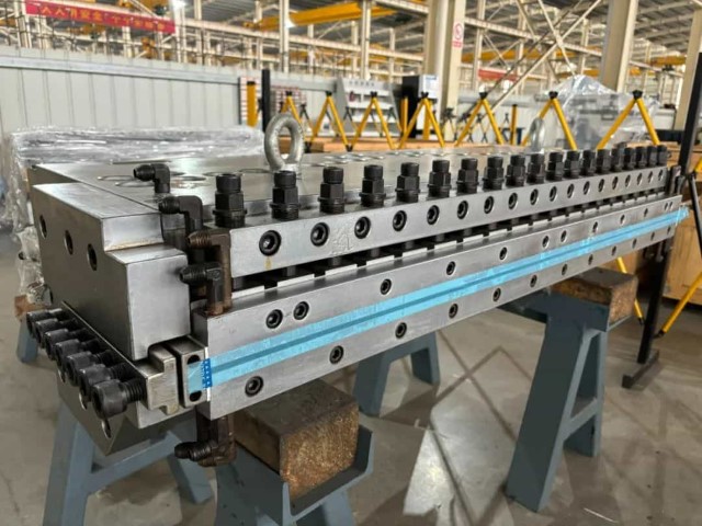 JW ماشین‌سازی | راهنمای کامل نگهداری از قالب‌ها