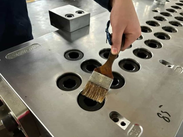 JW ماشین‌سازی | راهنمای کامل نگهداری از قالب‌ها