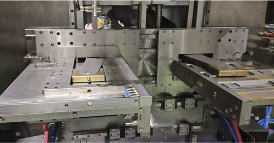 Sistema de soplado, llenado y sellado (BFS) Sistema de soplado, llenado y sellado (BFS)