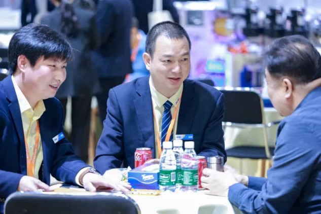 Другий день виставки CHINAPLAS2024 | стенд Jwell дуже популярний і повний врожаю!