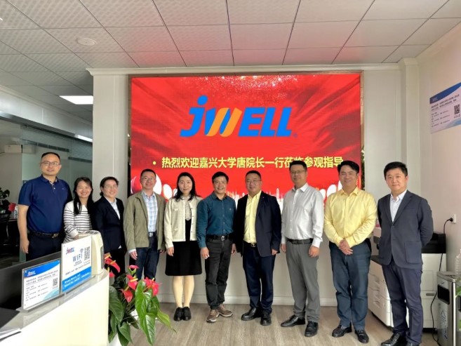 학교와 기업 간 교류 강화 및 협력 모델 모색