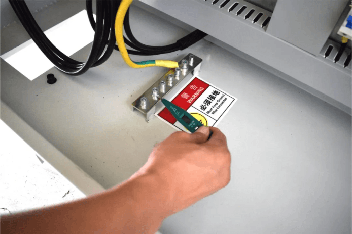 Τι πρέπει να κάνουμε εάν τα μηχανήματα και ο εξοπλισμός πλημμυρίσουν κατά τη διάρκεια έντονης βροχόπτωσης;