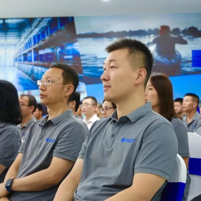 Experten gehen voran und gestalten gemeinsam die Zukunft -- Preisverleihung für den ersten Jahrgang der Fachberater der Kautex Maschinenbau GmbH