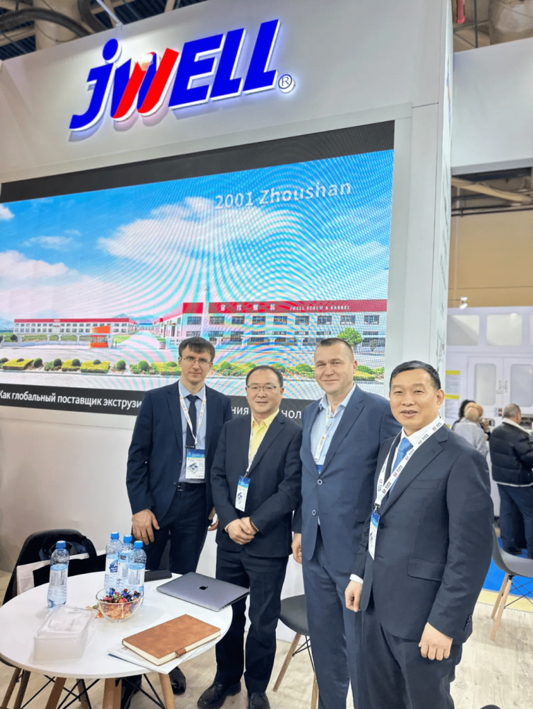 След 25 години усилена работа в Русия, Jwell направи блестящо участие на RUPLASTICA2025 10 Прекрасното участие на JwellTP5T039 на RUPLASTICA2025