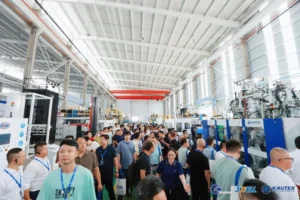 Smart Blow Molding, Duitse ambachtslieden gezamenlijk onderzoek, 2025 JWELL Blow Molding Technology Open Dag en duurzame ontwikkeling Forum succesvol afgerond