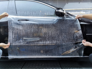 Zařízení pro nanášení ochranné fólie na lak 3 Zařízení pro nátěr ochranných fólií na barvy