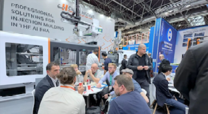 Прямая трансляция со стенда Chen Hsong на выставке K Show: Погружение в мир интеллектуального литья под давлением