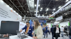 Прямая трансляция со стенда Chen Hsong на выставке K Show: Погружение в мир интеллектуального литья под давлением