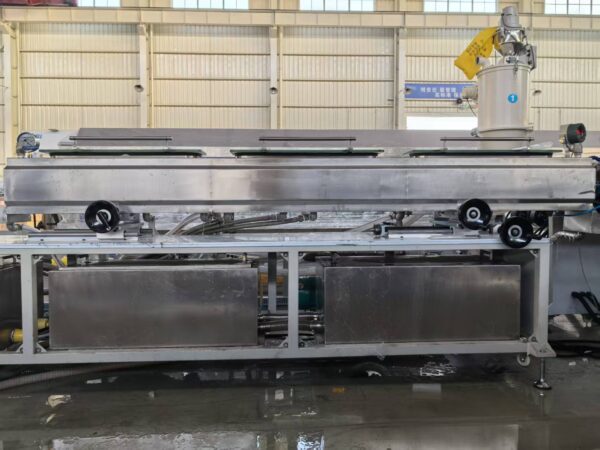 Linie de extrudare a tuburilor cosmetice