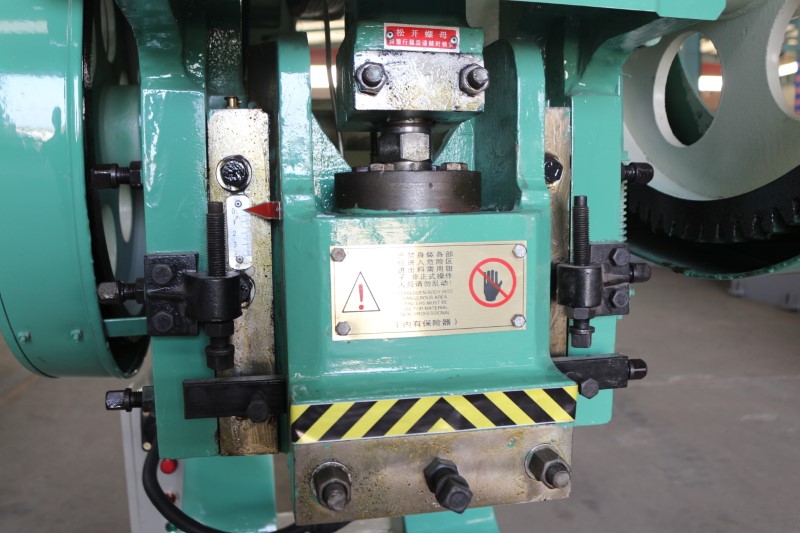 j21s 125 ton deep throat electric power press 4