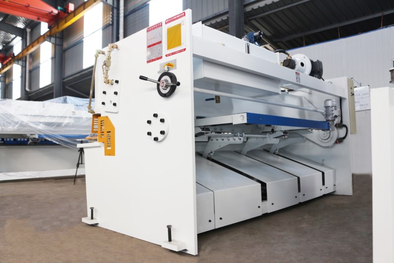 qc12k 4x2500 cnc hydraulic sheet metal shearing machine with e21s 4