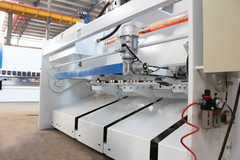 qc12k 4x2500 cnc hydraulic sheet metal shearing machine with e21s 6