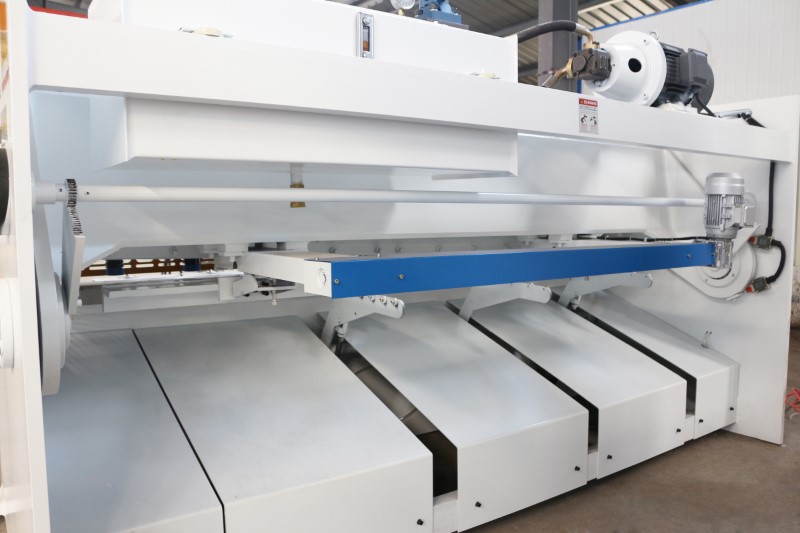 qc12k 4x2500 cnc hydraulic sheet metal shearing machine with e21s 7